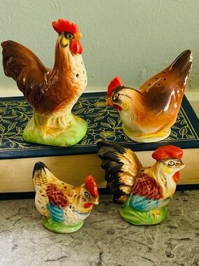 2 set Rooster & Hen Salt and Pepper Shaker Set - made in Japan 50s